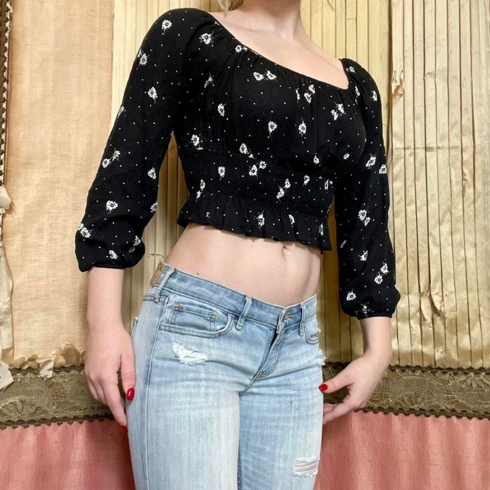 Tilly’s Floral crop top
